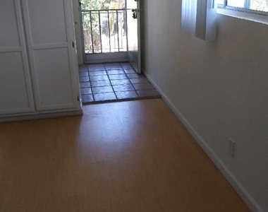 14301 Addison Street - Photo Thumbnail 3