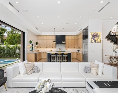 4952 Haskell Avenue - Photo Thumbnail 2