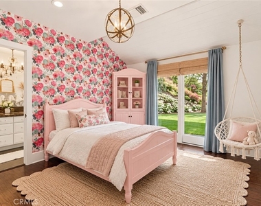 24305 Bridle Trail - Photo Thumbnail 14