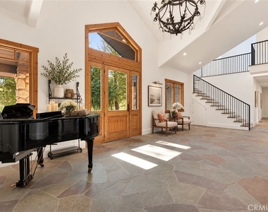 24305 Bridle Trail - Photo Thumbnail 2