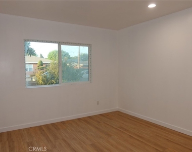 1850 W Arlington Street - Photo Thumbnail 6