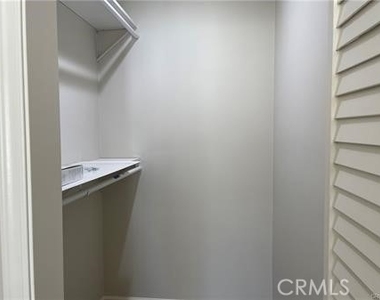 3421 Rowena Drive - Photo Thumbnail 24