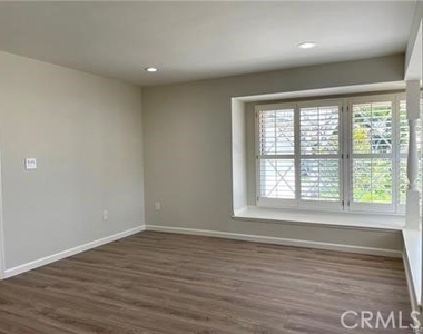 3421 Rowena Drive - Photo Thumbnail 19