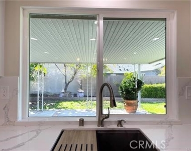 3421 Rowena Drive - Photo Thumbnail 6