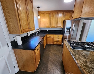 5449 E Garrick Drive - Photo Thumbnail 3
