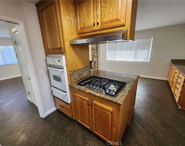 5449 E Garrick Drive - Photo Thumbnail 4