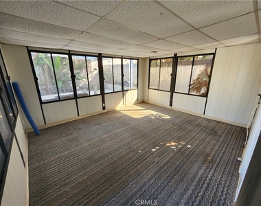 5449 E Garrick Drive - Photo Thumbnail 6