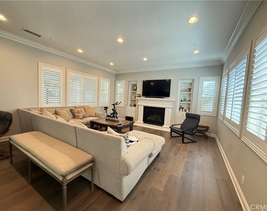 4354 Dartmouth Drive - Photo Thumbnail 1
