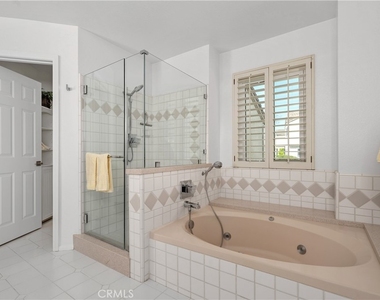 22 Via Capri - Photo Thumbnail 27