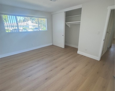 151 W Bay - Photo Thumbnail 8