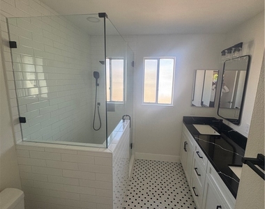 151 W Bay - Photo Thumbnail 9
