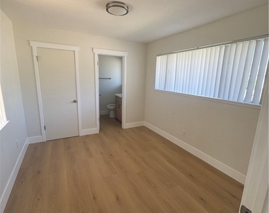 151 W Bay - Photo Thumbnail 10