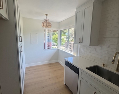 151 W Bay - Photo Thumbnail 7