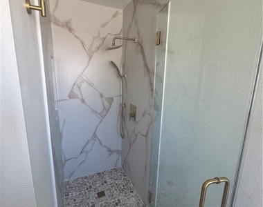 151 W Bay - Photo Thumbnail 13