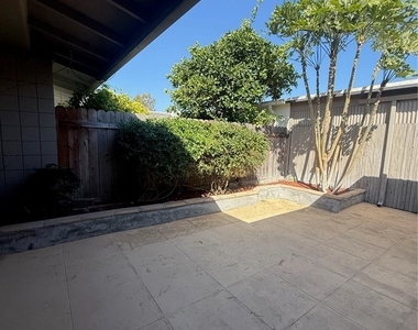 151 W Bay - Photo Thumbnail 3