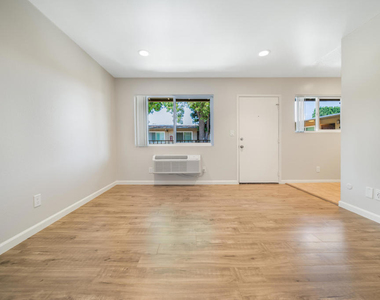 761 E Orange Grove Boulevard - Photo Thumbnail 2