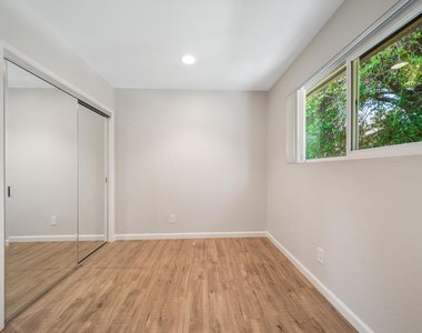 761 E Orange Grove Boulevard - Photo Thumbnail 7