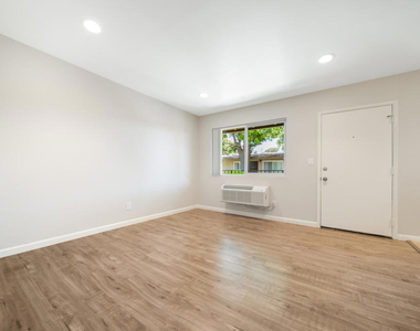 761 E Orange Grove Boulevard - Photo Thumbnail 16