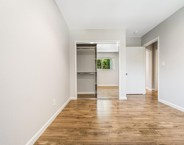 761 E Orange Grove Boulevard - Photo Thumbnail 10