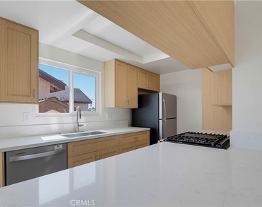 4881 Vista Dr - Photo Thumbnail 7