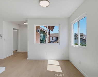 4881 Vista Dr - Photo Thumbnail 8