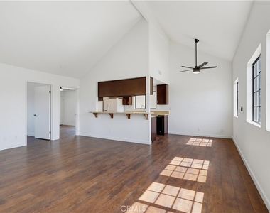 4881 Vista Dr - Photo Thumbnail 3