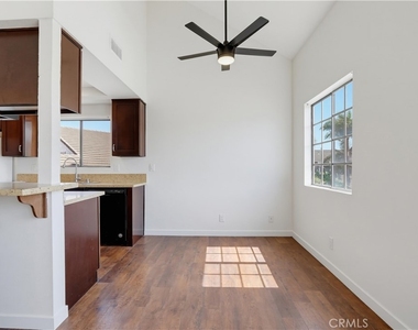 4881 Vista Dr - Photo Thumbnail 8