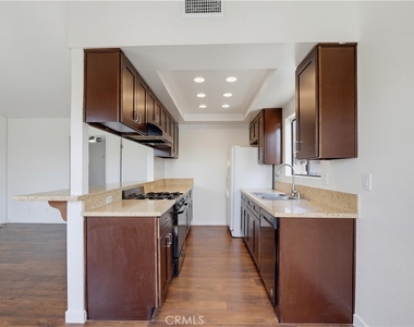 4881 Vista Dr - Photo Thumbnail 9