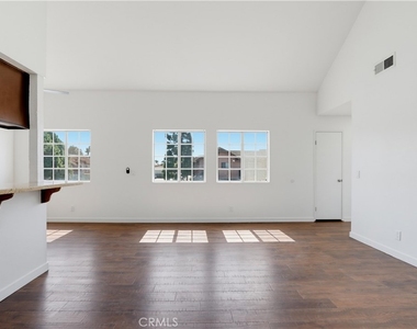 4881 Vista Dr - Photo Thumbnail 6