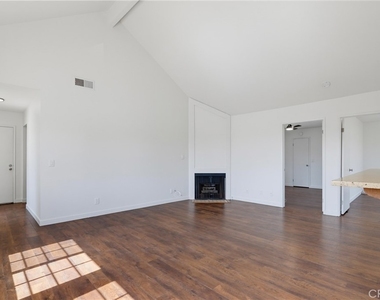 4881 Vista Dr - Photo Thumbnail 5
