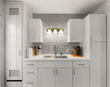 5920 E Ocean Blvd - Photo Thumbnail 4