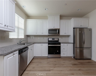 113 Lantana - Photo Thumbnail 2