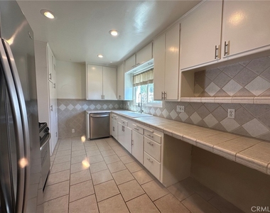 125 Nieto Avenue - Photo Thumbnail 7