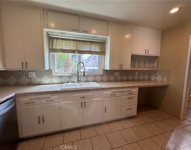 125 Nieto Avenue - Photo Thumbnail 8