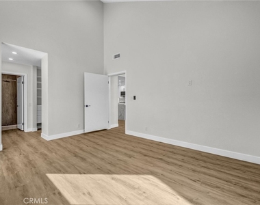 27931 Trocadero - Photo Thumbnail 19