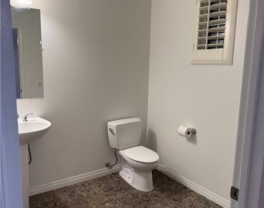 166 Playa Circle - Photo Thumbnail 5