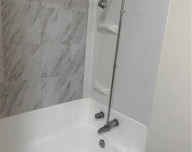 4022 Franklin Avenue - Photo Thumbnail 8