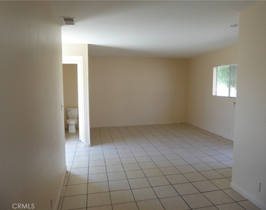 4022 Franklin Avenue - Photo Thumbnail 2
