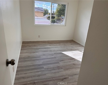 4022 Franklin Avenue - Photo Thumbnail 5