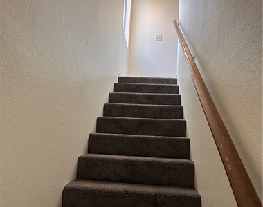 4022 Franklin Avenue - Photo Thumbnail 14