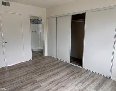 4022 Franklin Avenue - Photo Thumbnail 3