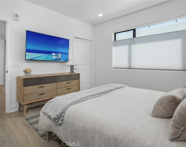 24722 Del Prado - Photo Thumbnail 20