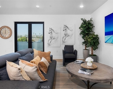 24722 Del Prado - Photo Thumbnail 10