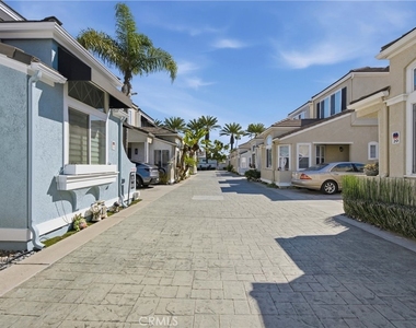 700 Lido Park Drive - Photo Thumbnail 7