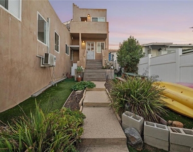 720 3rd Street - Photo Thumbnail 2