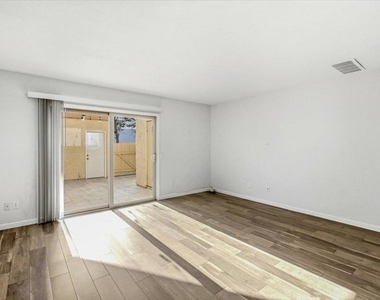 535 Beverly Place - Photo Thumbnail 7