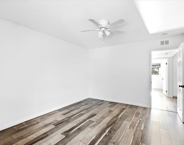 535 Beverly Place - Photo Thumbnail 18
