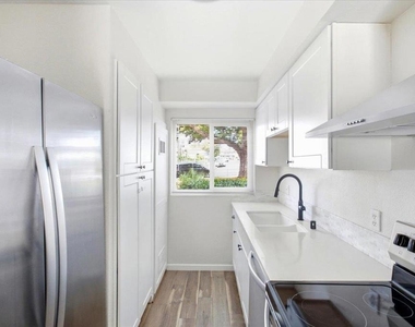 535 Beverly Place - Photo Thumbnail 6