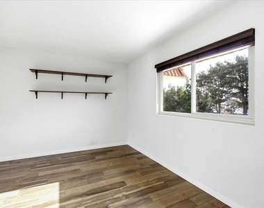 535 Beverly Place - Photo Thumbnail 16