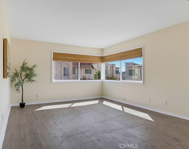 212 S Kraemer - Photo Thumbnail 7